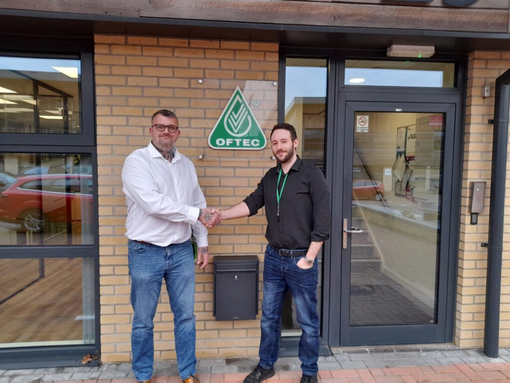 Jon King OFTEC with the new technician rep